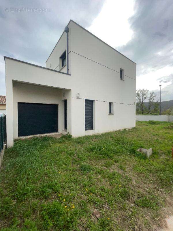 Maison à LA ROCHE-DE-GLUN