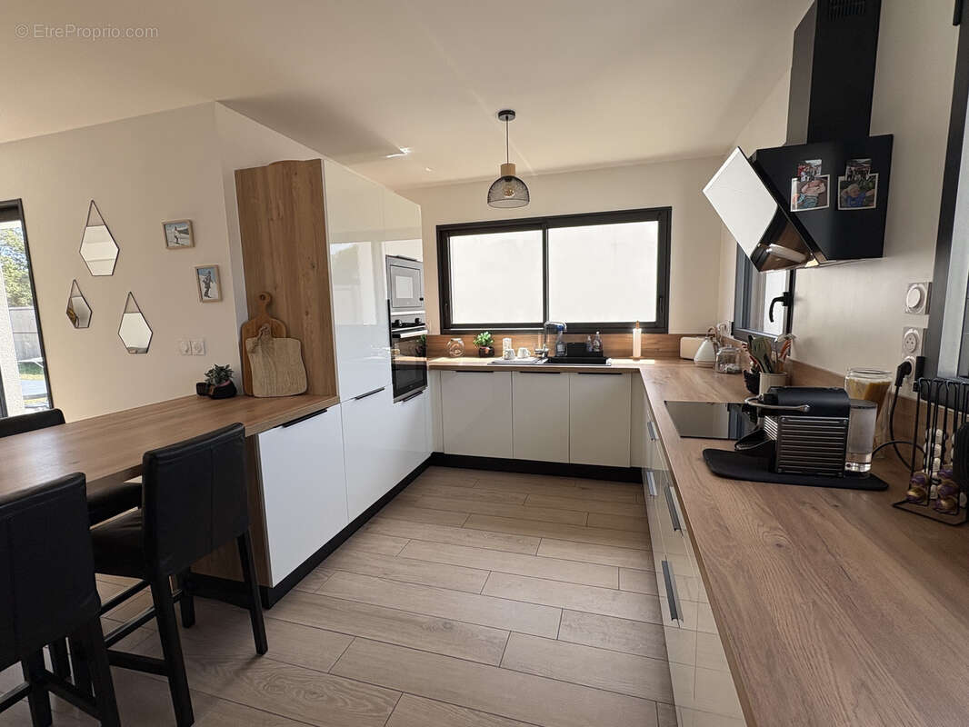 À vendre : Maison contemporaine de 2022, 4 chambres, terrain de 589 m2 - photo 3
