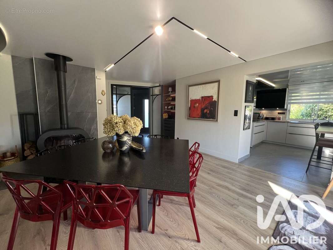 Maison 240 m² à Montferrand-Le-Chateau  - photo 9