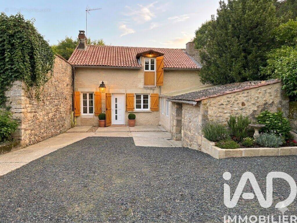 Photo 1 - Maison à NALLIERS