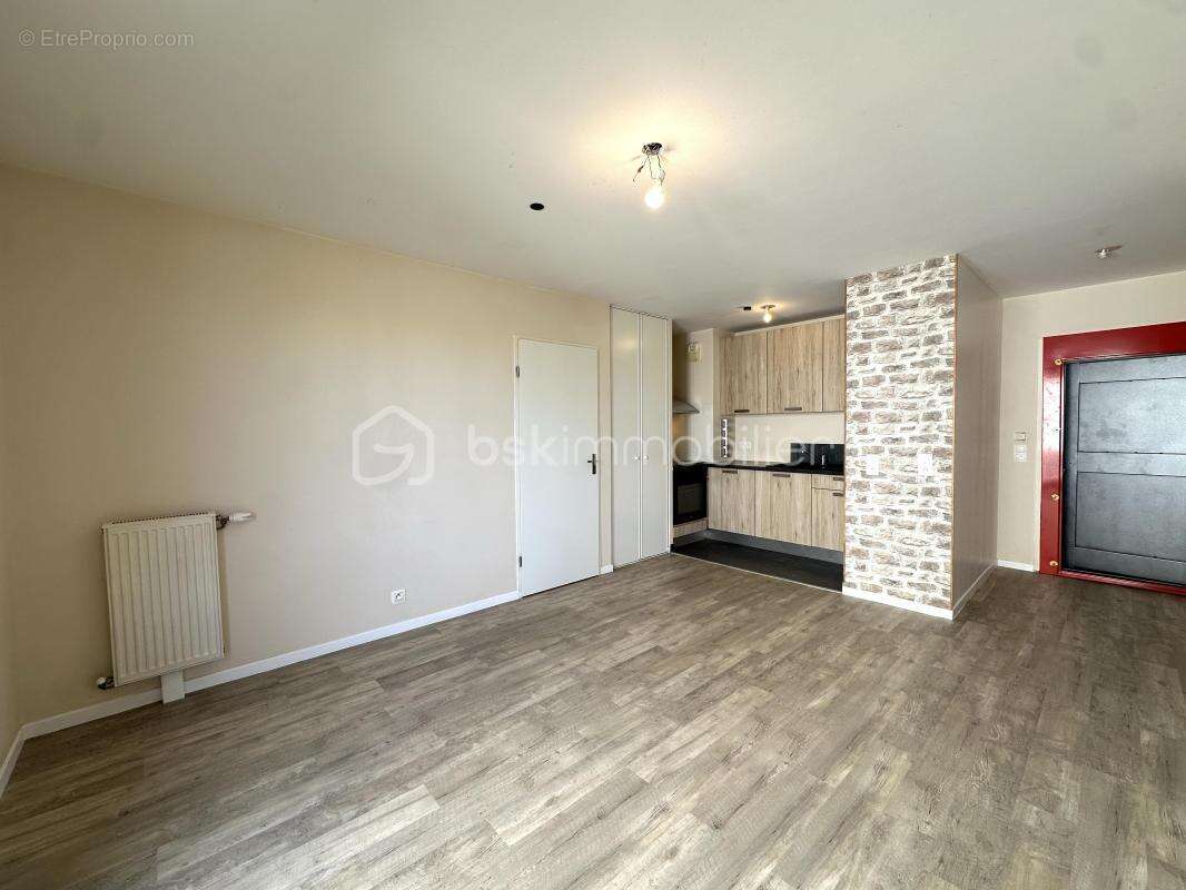 Appartement à FLEURY-MEROGIS