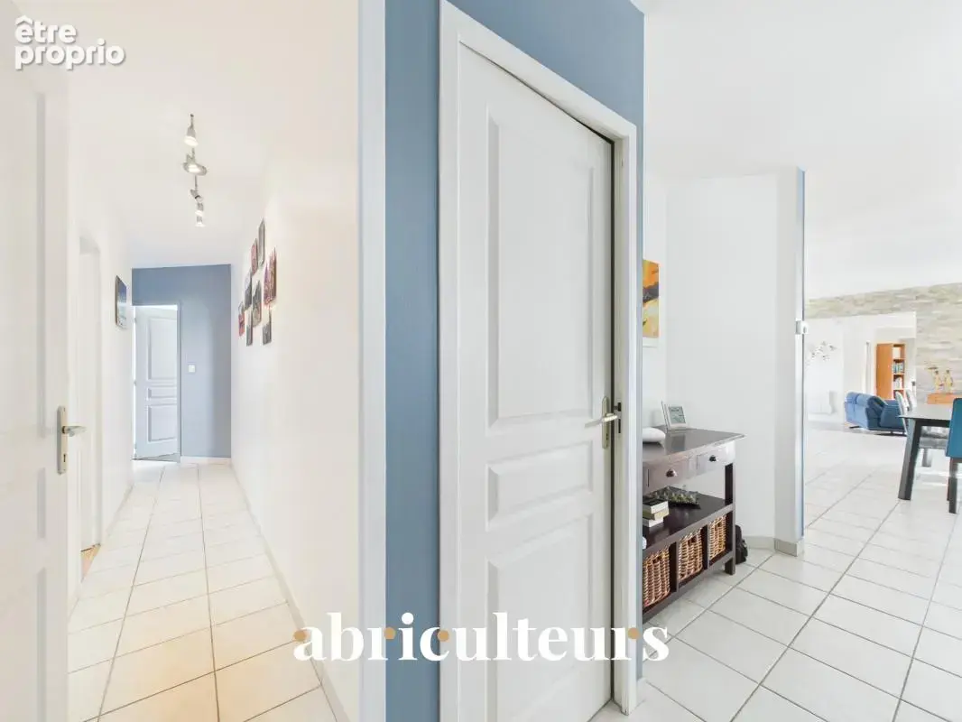 Belle maison contemporaine de plain pied  sur terrain de 1087 m2 en vente à Sainte-Pazanne (44680) - photo 3