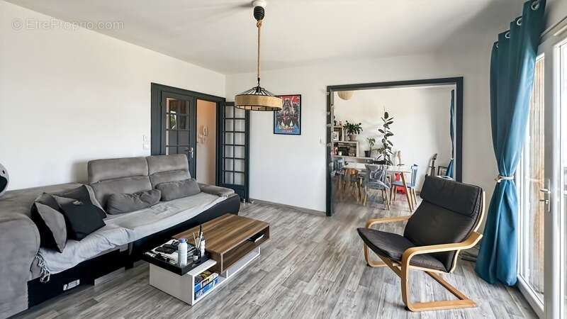 Appartement à vendre T4 de 76 m² avec balcon, cave et parking - BERGERAC (24) - photo 18
