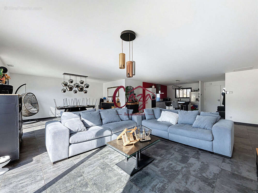 Maison à FARGUES-SAINT-HILAIRE