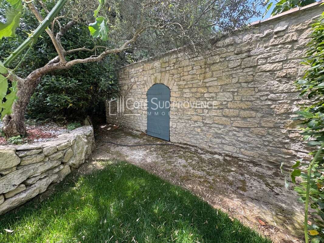 Maison à ROBION