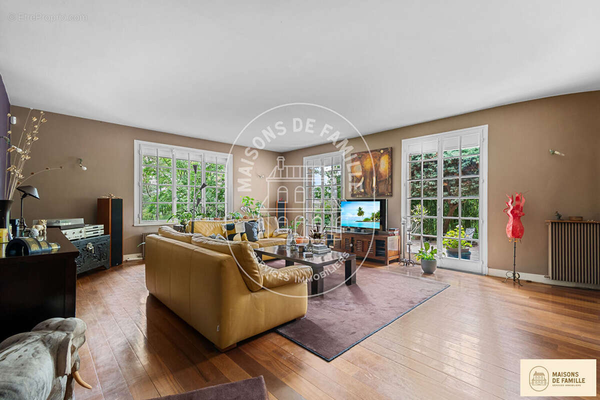 Maison à LA CELLE-SAINT-CLOUD