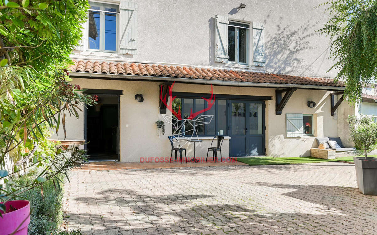 Maison à SAINT-GEORGES-DE-RENEINS