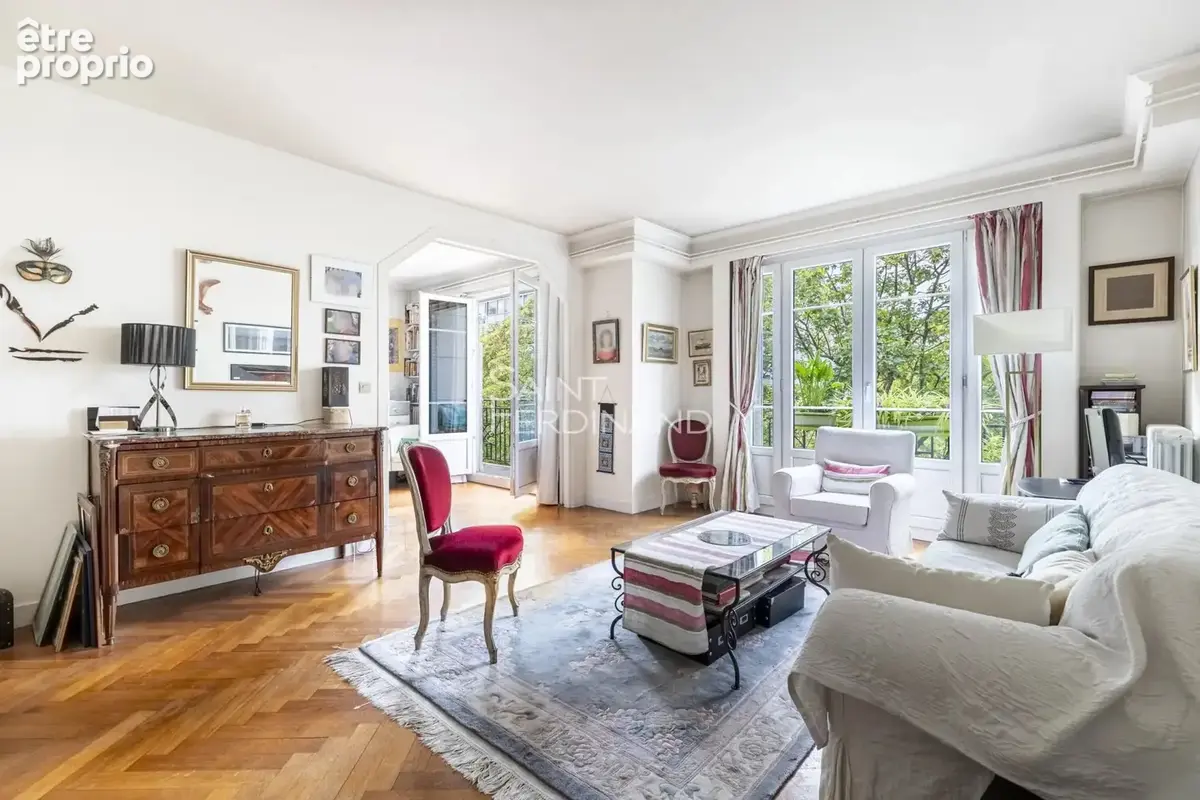 Appartement à PARIS-16E