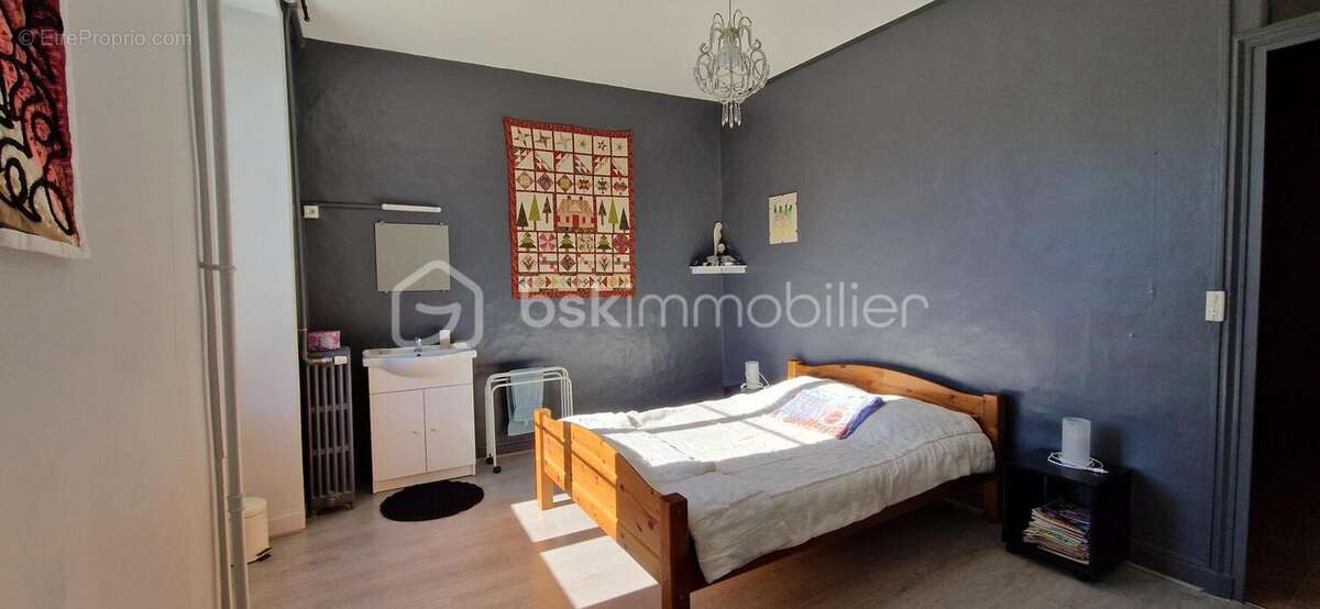 Maison chaleureuse de 211 m² avec ancien atelier de 180 m² au cœur de Couhé - photo 8