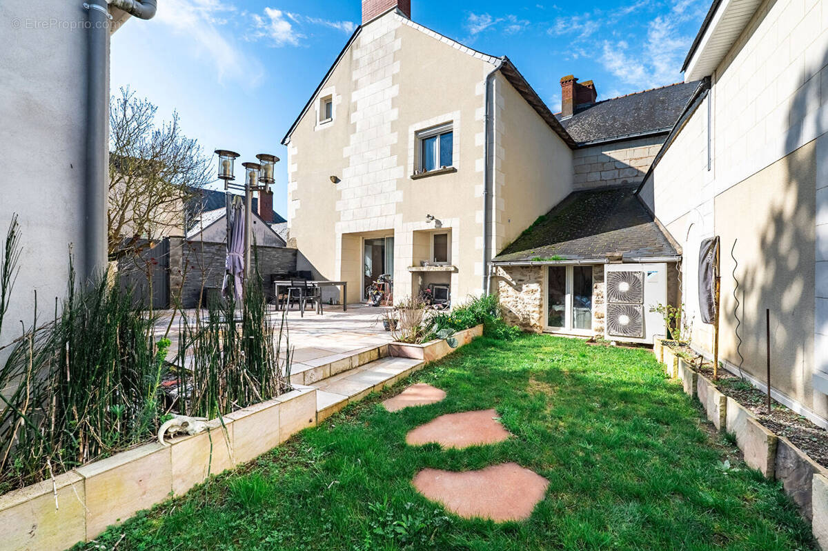 Maison à BRISSAC-QUINCE