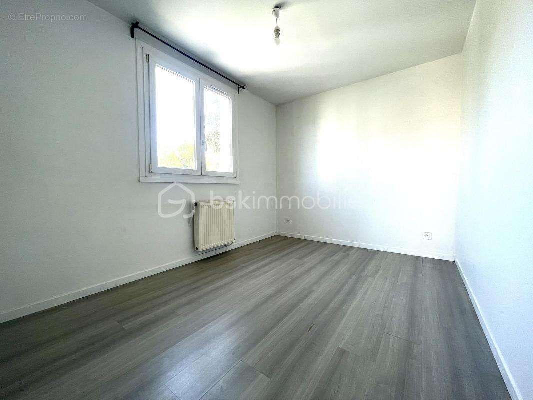 Appartement t3 de 66 m² a st-martin-d'heres village - photo 4