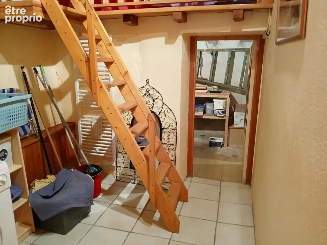 maison de village  sur 3 niveaux - photo 8