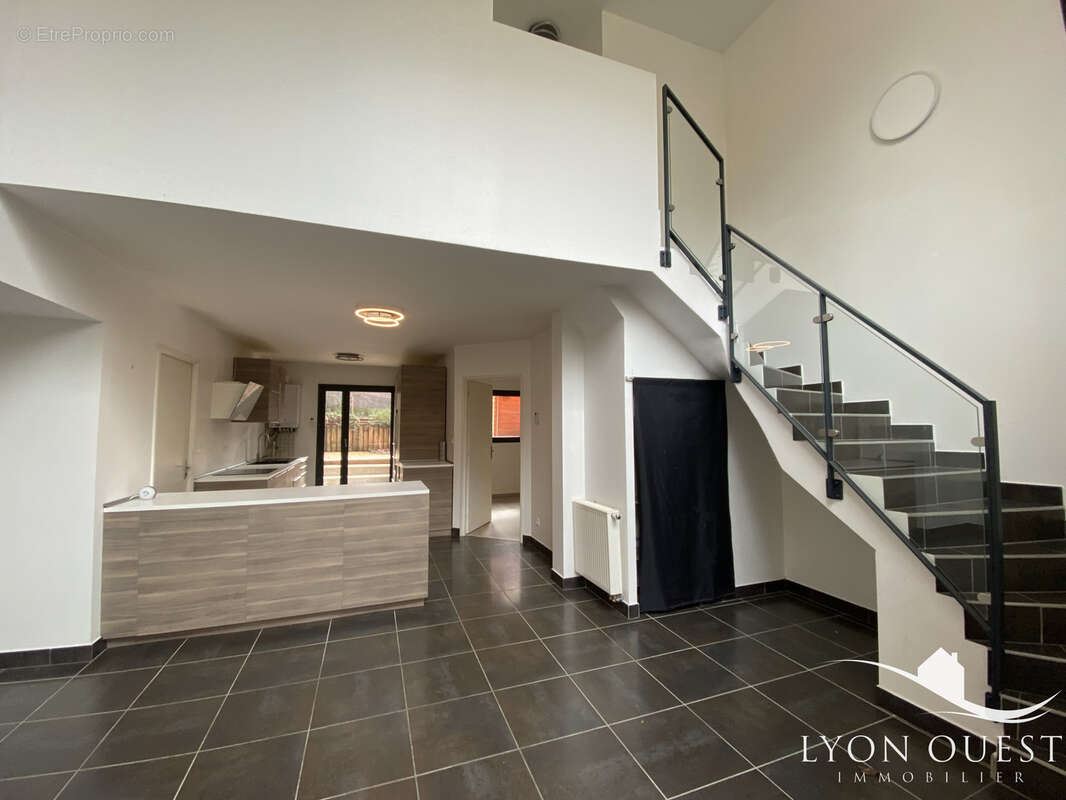 Appartement à CHARBONNIERES-LES-BAINS