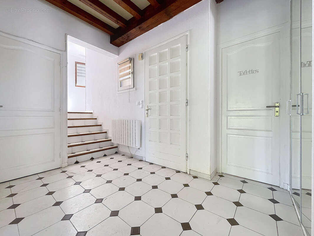 Maison à SAINT-GENIS-LAVAL