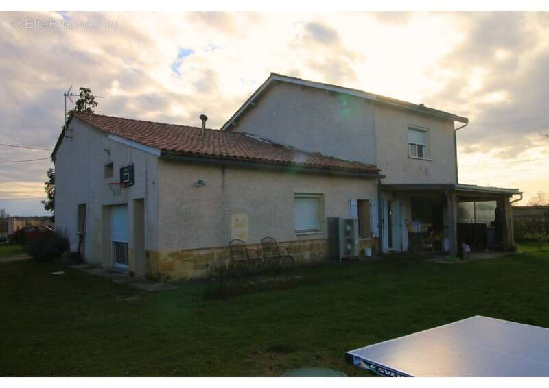 Maison à SAINT-PEY-D'ARMENS
