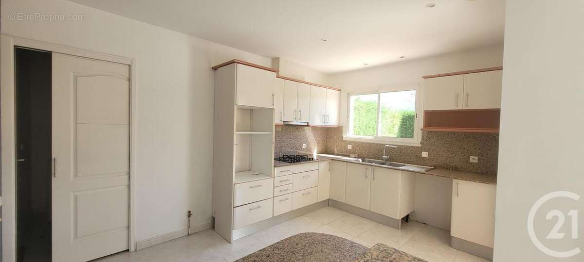 Maison 155 m² à Lattes  - photo 2