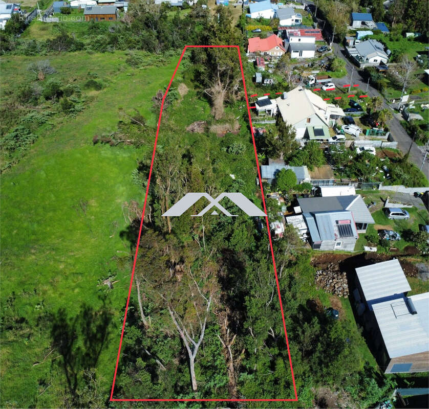 Terrain à SAINT-PIERRE