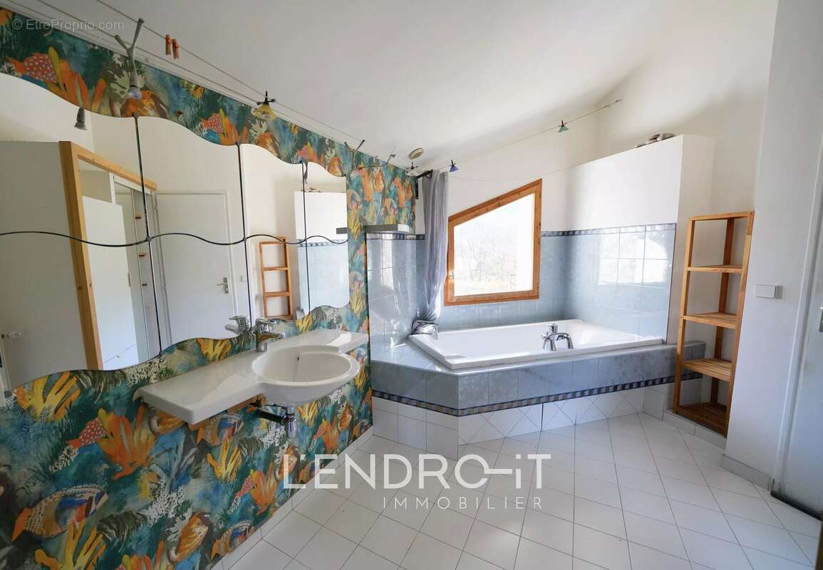 Maison à LES OLLIERES