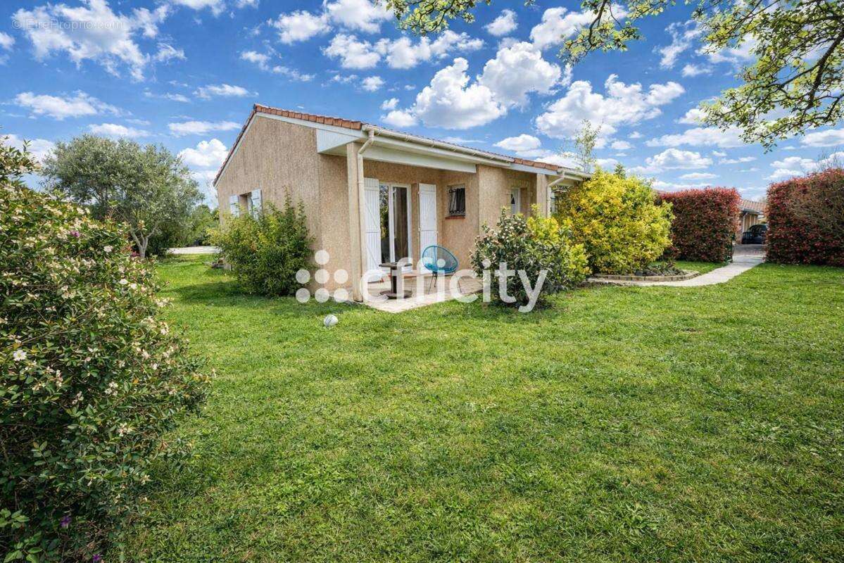 Maison à LA SALVETAT-SAINT-GILLES