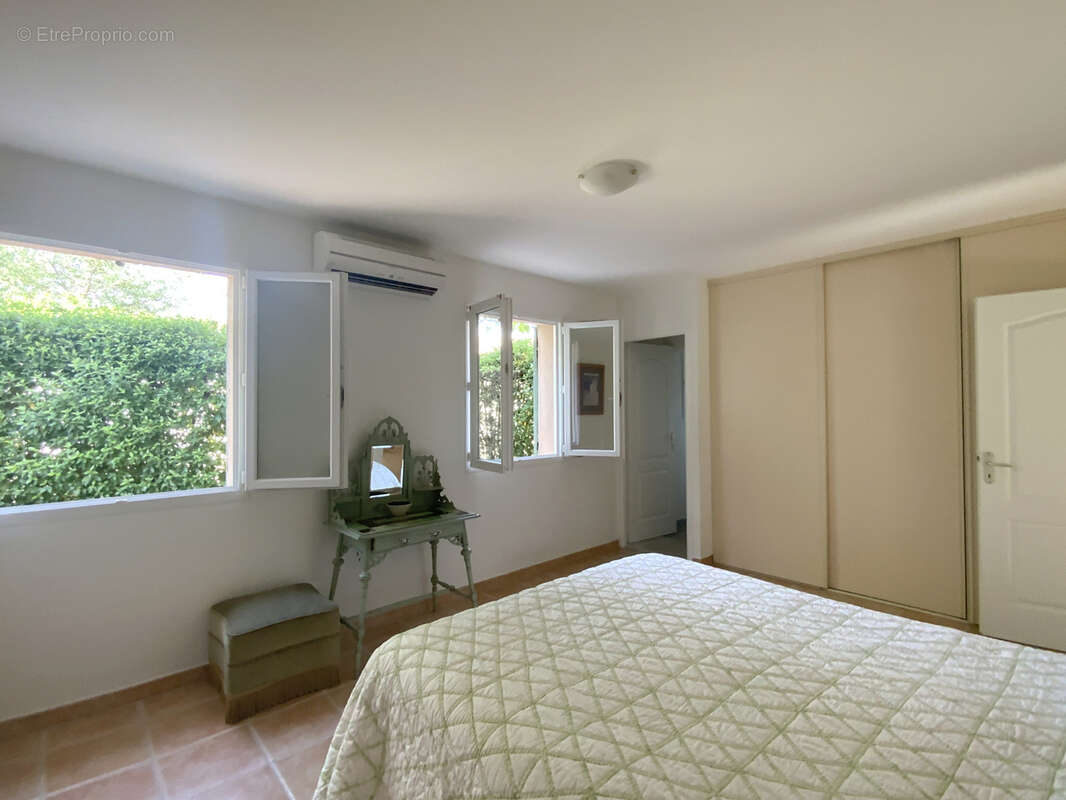 Charmante villa avec piscine dans village à quelques minutes d'Uzès. - photo 4