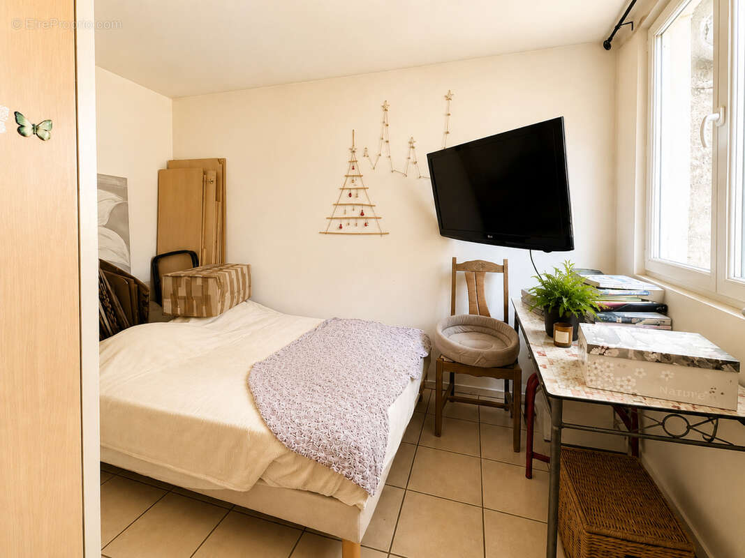 Appartement de Type 3 en rez-de-chaussée avec cour extérieure. - photo 3