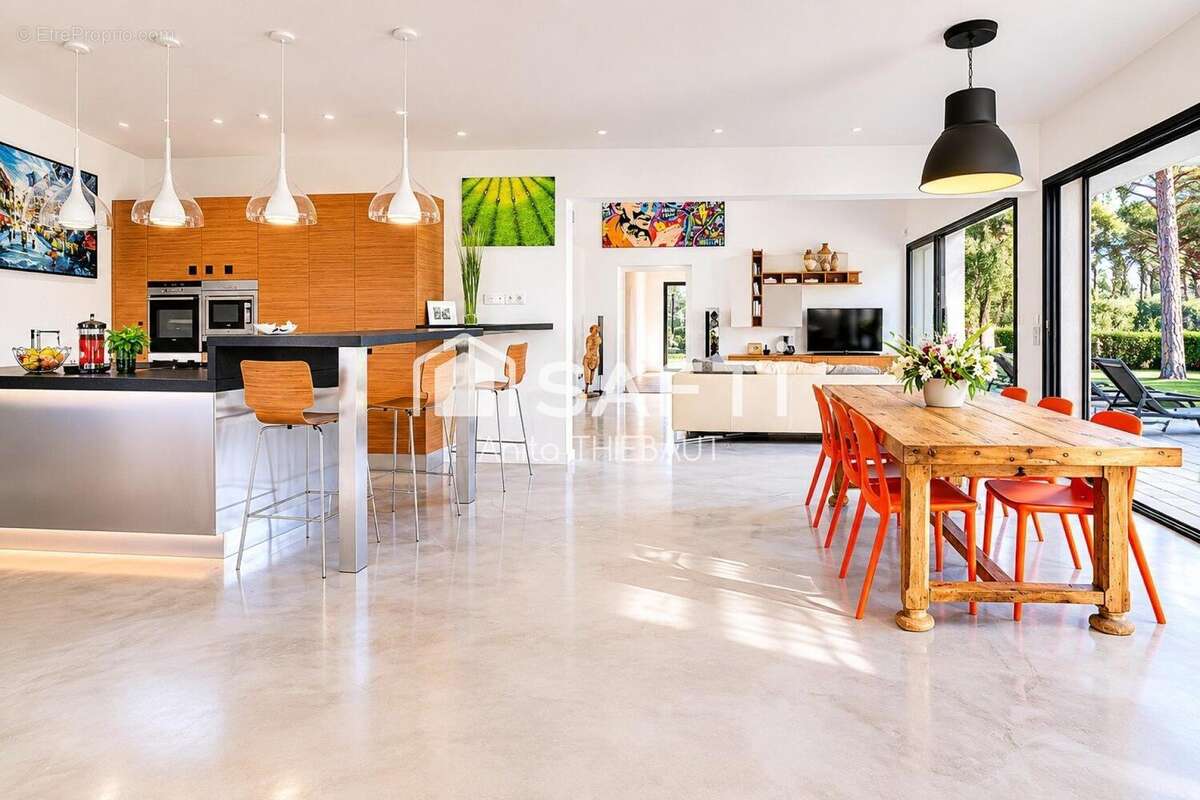 Photo 6 - Maison à ROQUEBRUNE-SUR-ARGENS