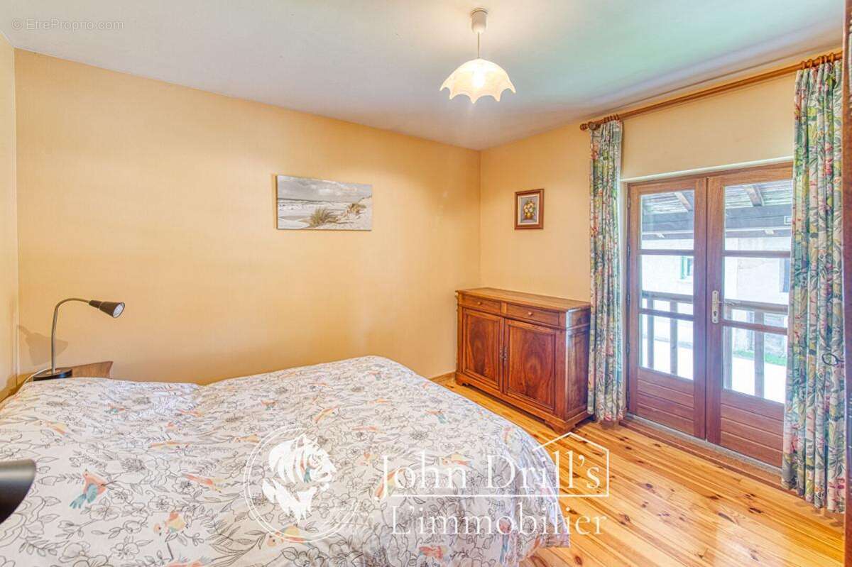 Maison à CHATILLON-LA-PALUD