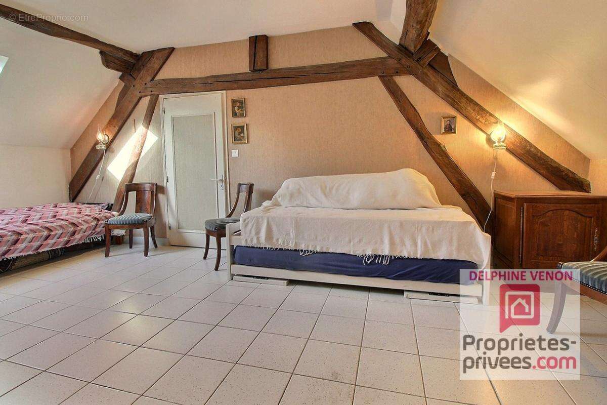 Exclusivité - Propriété avec beaucoup de cachet proche de Tigy ; Longère, Ecuries, piste d'entrainement, prés, bois et plan d'ea - photo 10