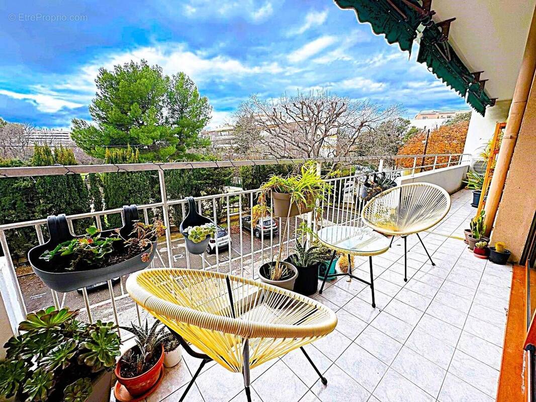 Photo 1 - Appartement à MARSEILLE-9E