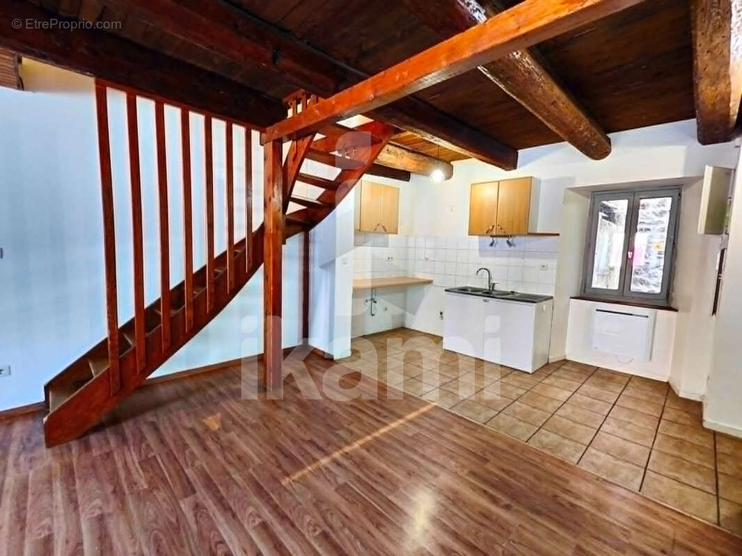 Appartement T4 de caractère, 3 chambres, cave - photo 2