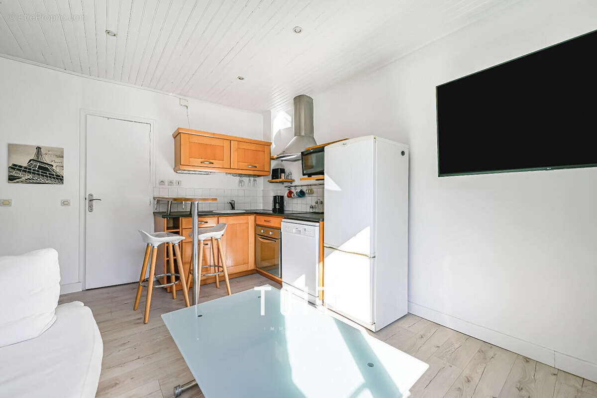 Appartement à PARIS-14E