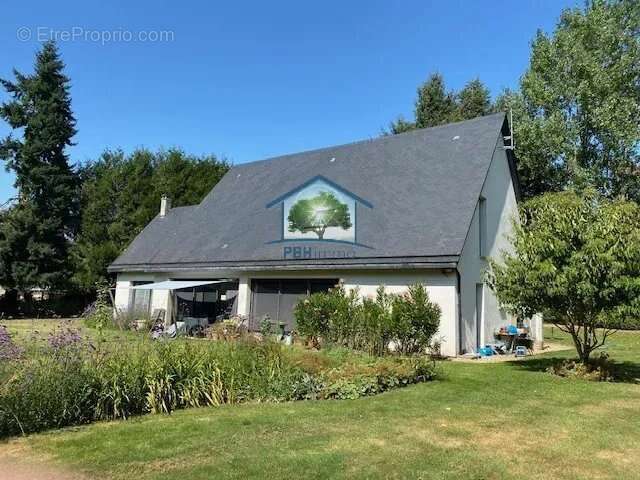 Proche Lyons la forêt, au calme, très bel ensemble immobilier avec une maison de 245 m2 au sein d'un parc clos de 8 000 m2. - photo 3