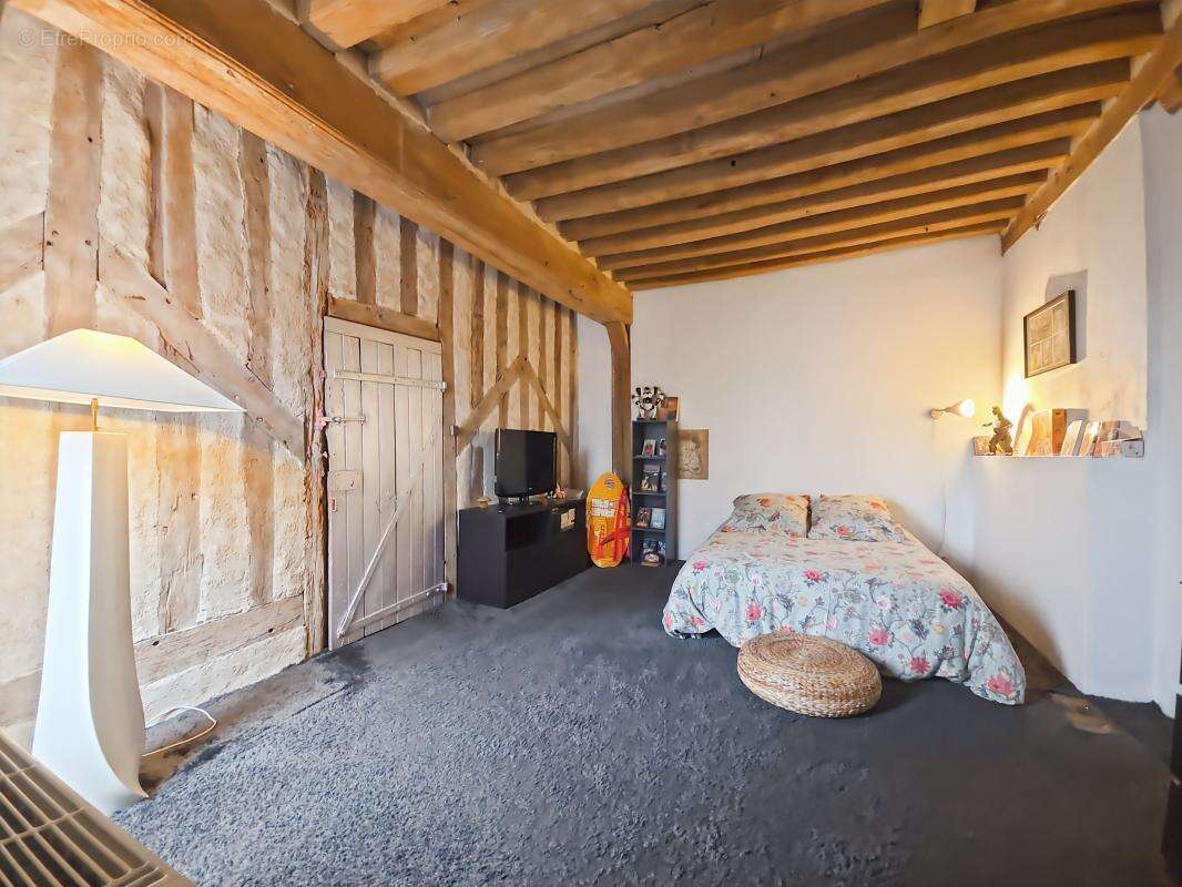 Maison à SAINT-JEAN-DE-BRAYE