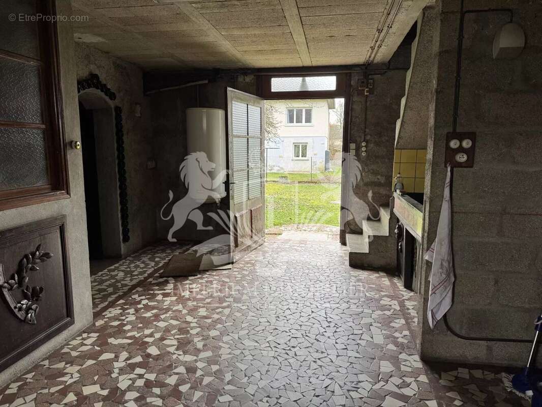 Maison à BELLEVILLE-SUR-MEUSE