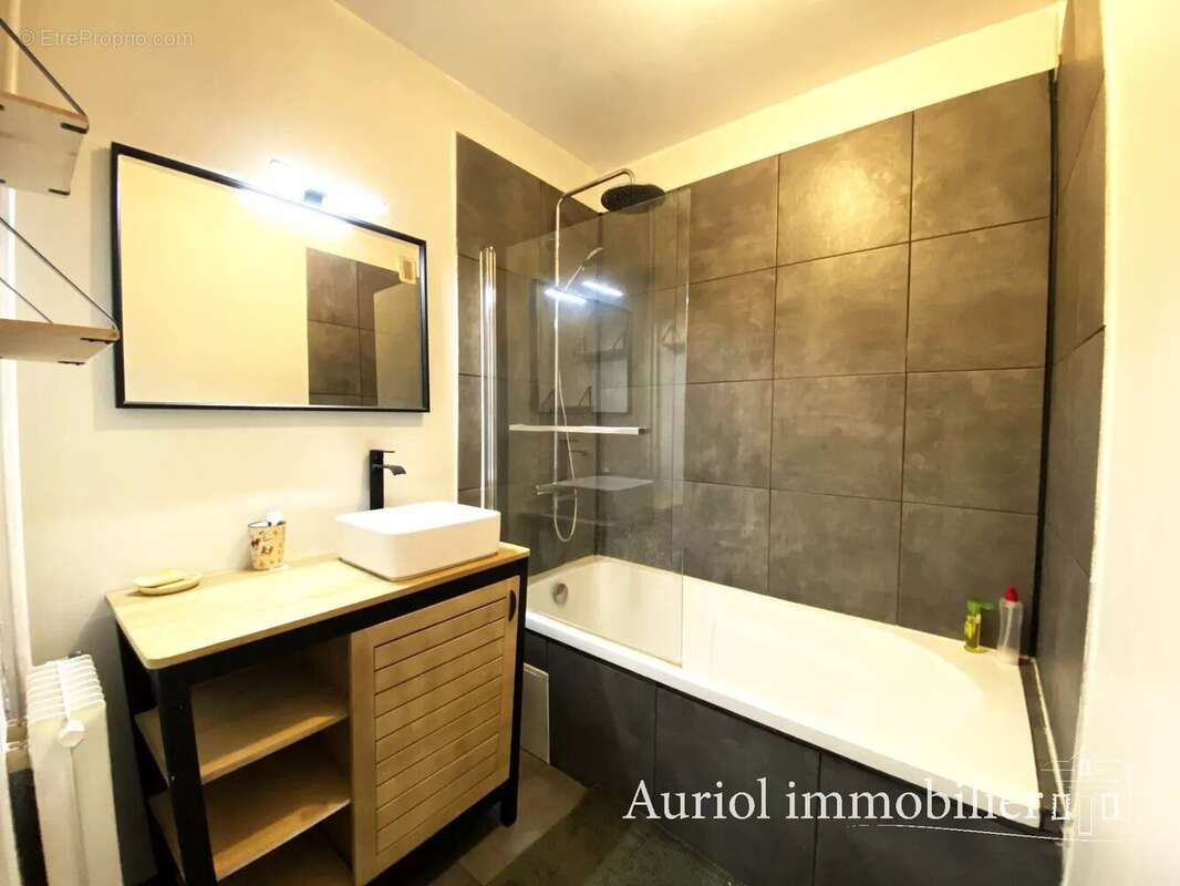 Appartement à AURIOL