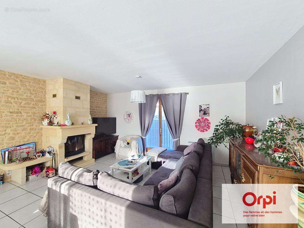 Maison à SAINT-GENIES