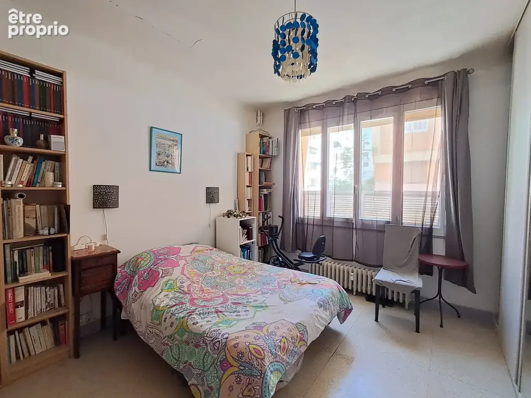 Appartement T4 de 78m2 Li carrez plus très belle errasse de 38m2 à vendre Secteur Camas Marseille 13005 - photo 7