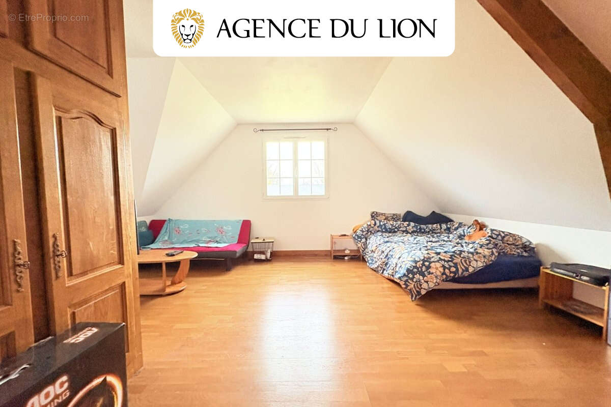 Maison traditionnelle de qualité – Géothermie – Terrain 2 900 m² - photo 13