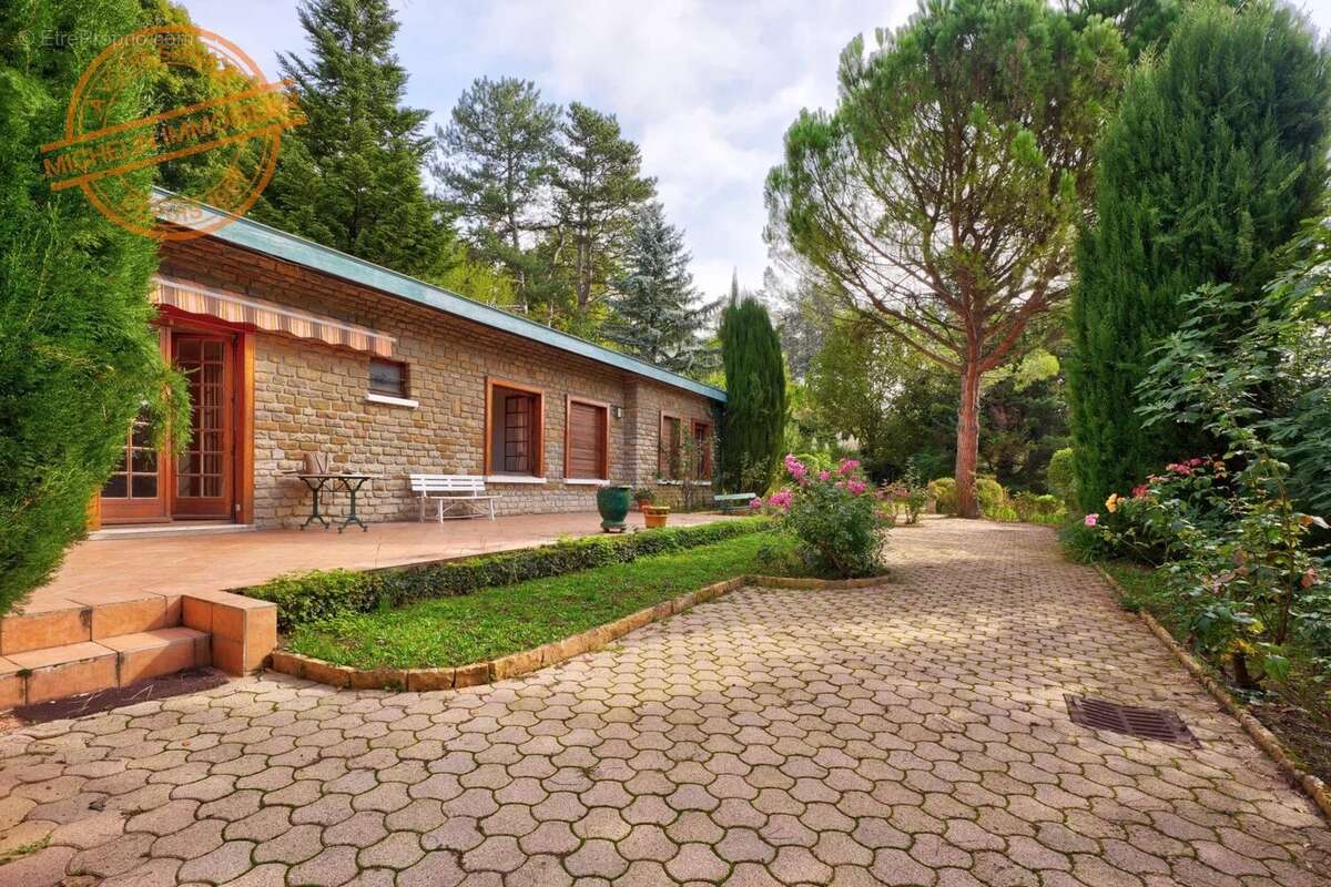 Maison à SAINT-CYR-AU-MONT-D'OR