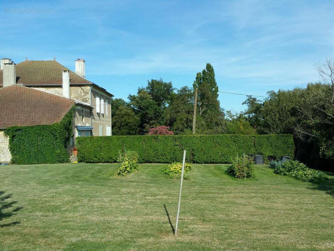 20150820181542 - Maison à VIC-FEZENSAC