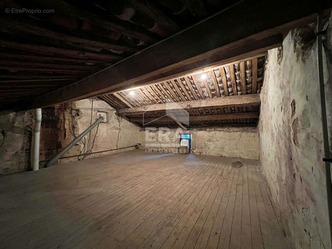 Maison à RUELLE-SUR-TOUVRE