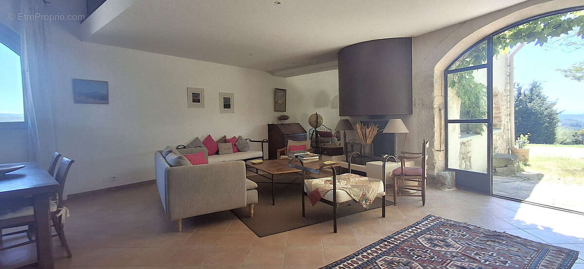 Maison à LA GARDE-ADHEMAR