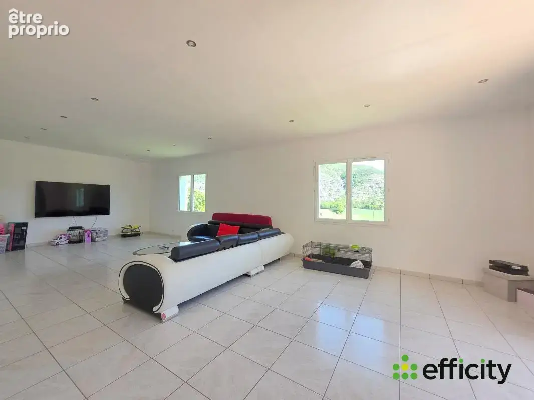 Maison 8 pièces 245 m² à vendre à Marcoux (04420) - photo 10