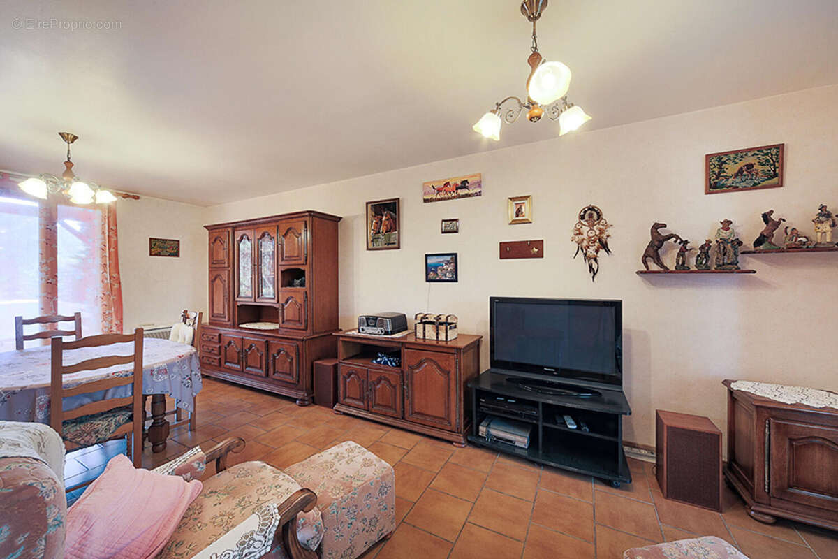 Maison à VILLENEUVE-LES-BOULOC