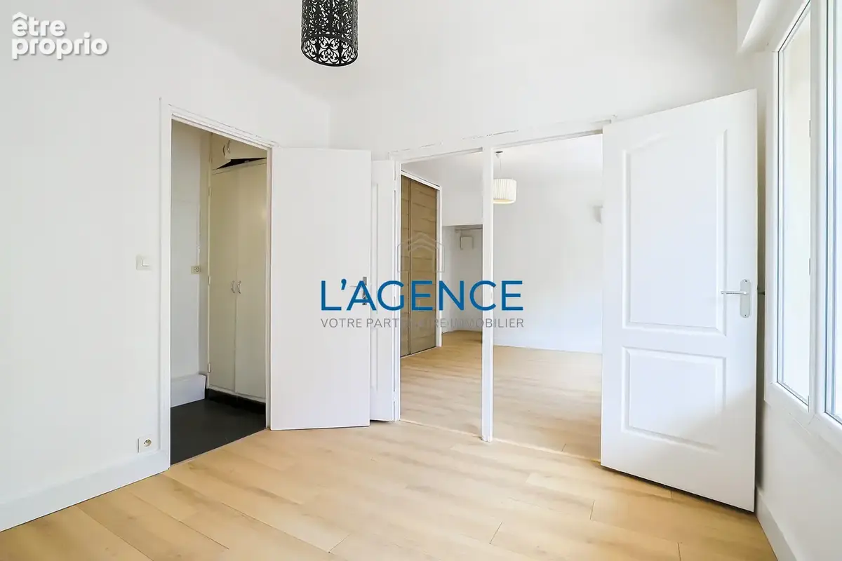 Hyeres centre appartement t2 40m2 avec cave - photo 5