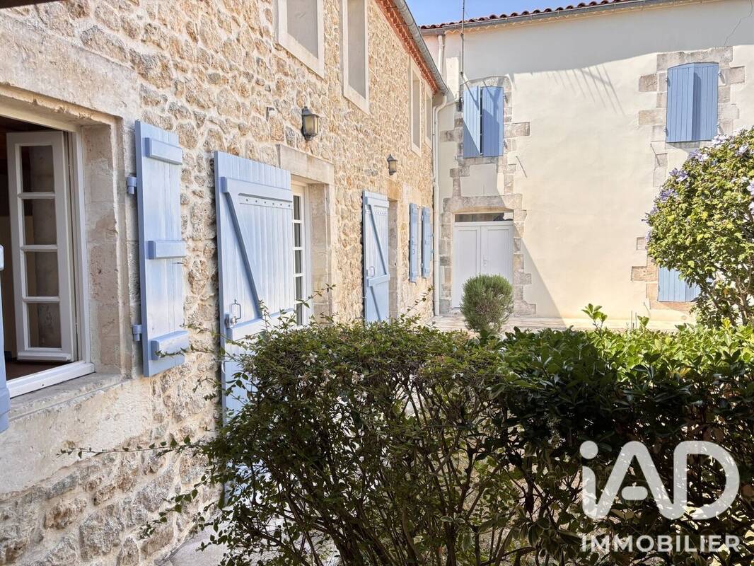 Photo 1 - Maison à L'EGUILLE