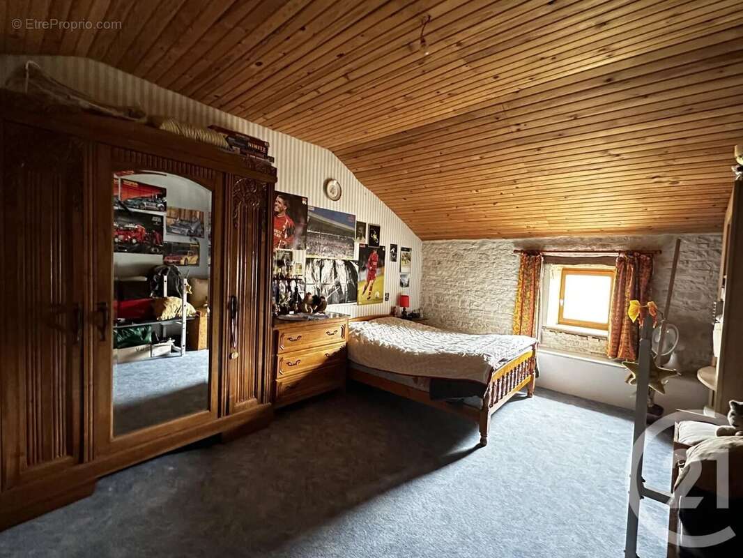 Maison à ROMAZIERES