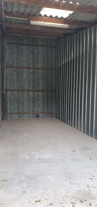 Parking à SAINT-BARTHELEMY-D&#039;ANJOU