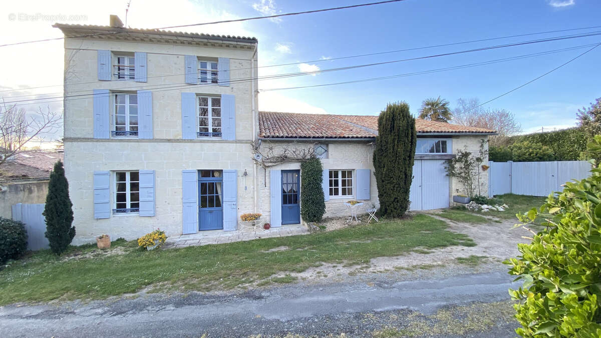 Maison à BOUTENAC-TOUVENT