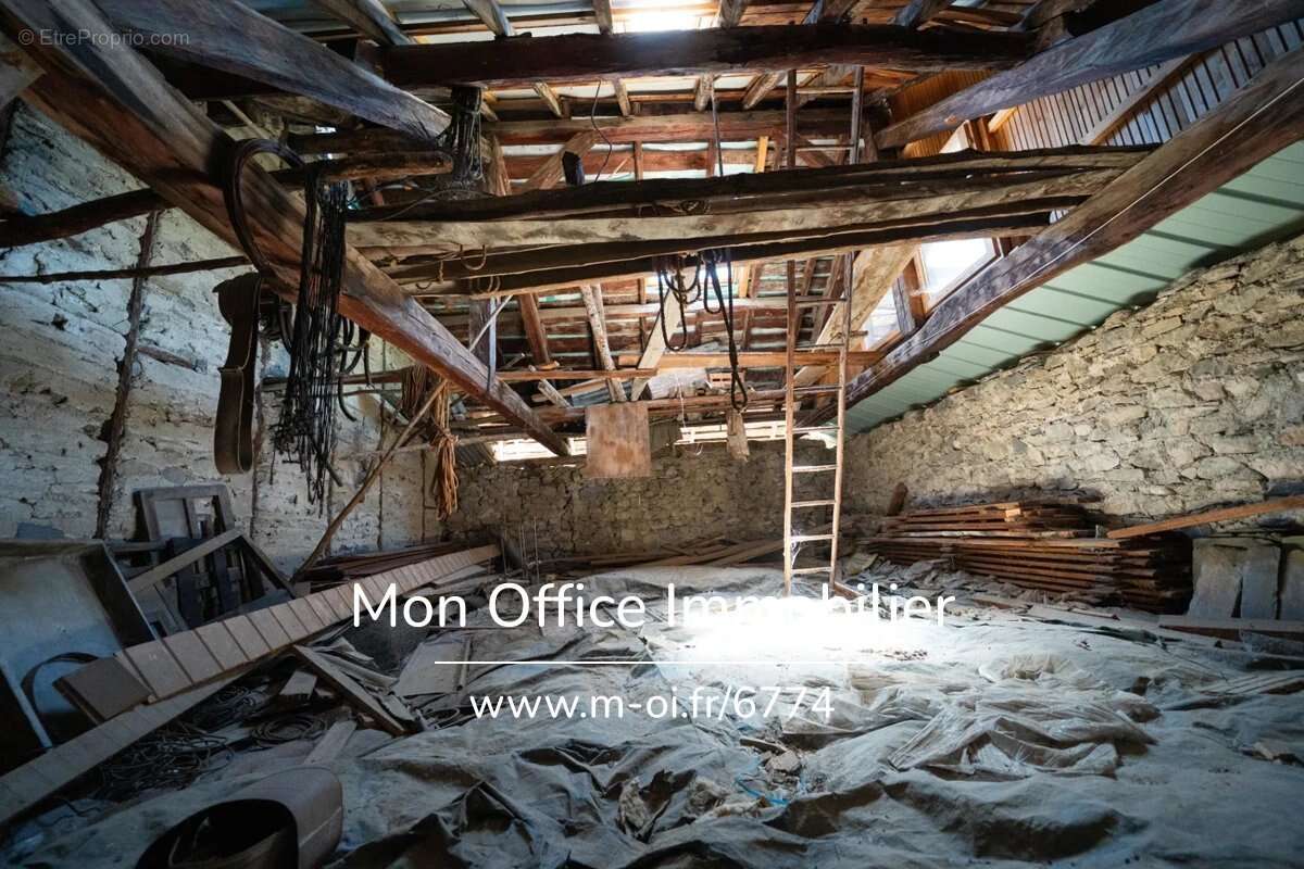 Référence : 6774-MTE - Bâtisse à rénover 150m² - orientée sud- vue Lac - photo 3